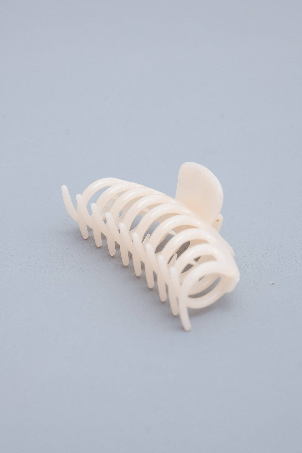 JUMBO SEMI GLOSSY  HAIR CLAW CLIPS | OFF WHITE