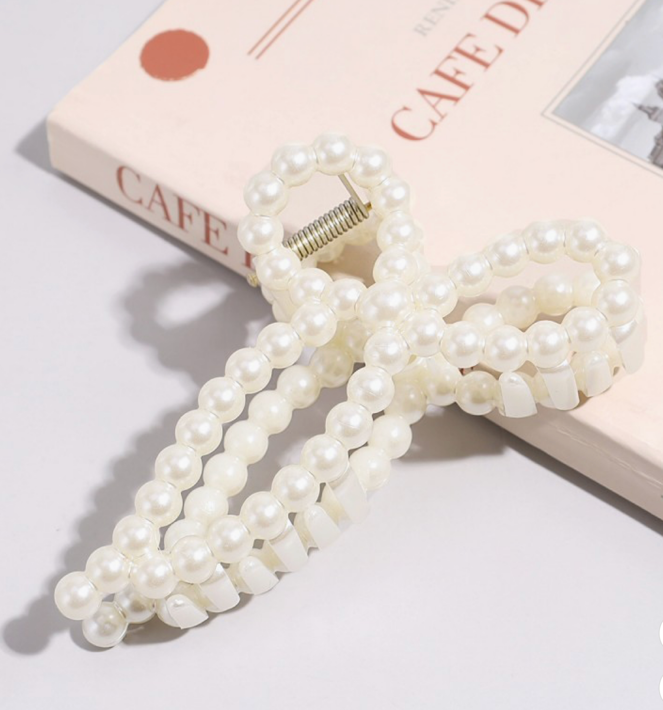 Pearl Bow Claw Clip